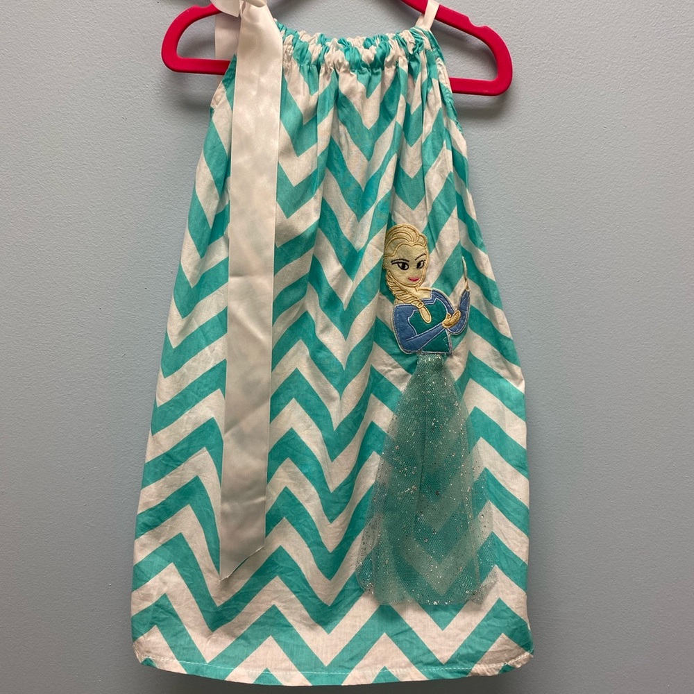 Elsa pillowcase dress, size 6
